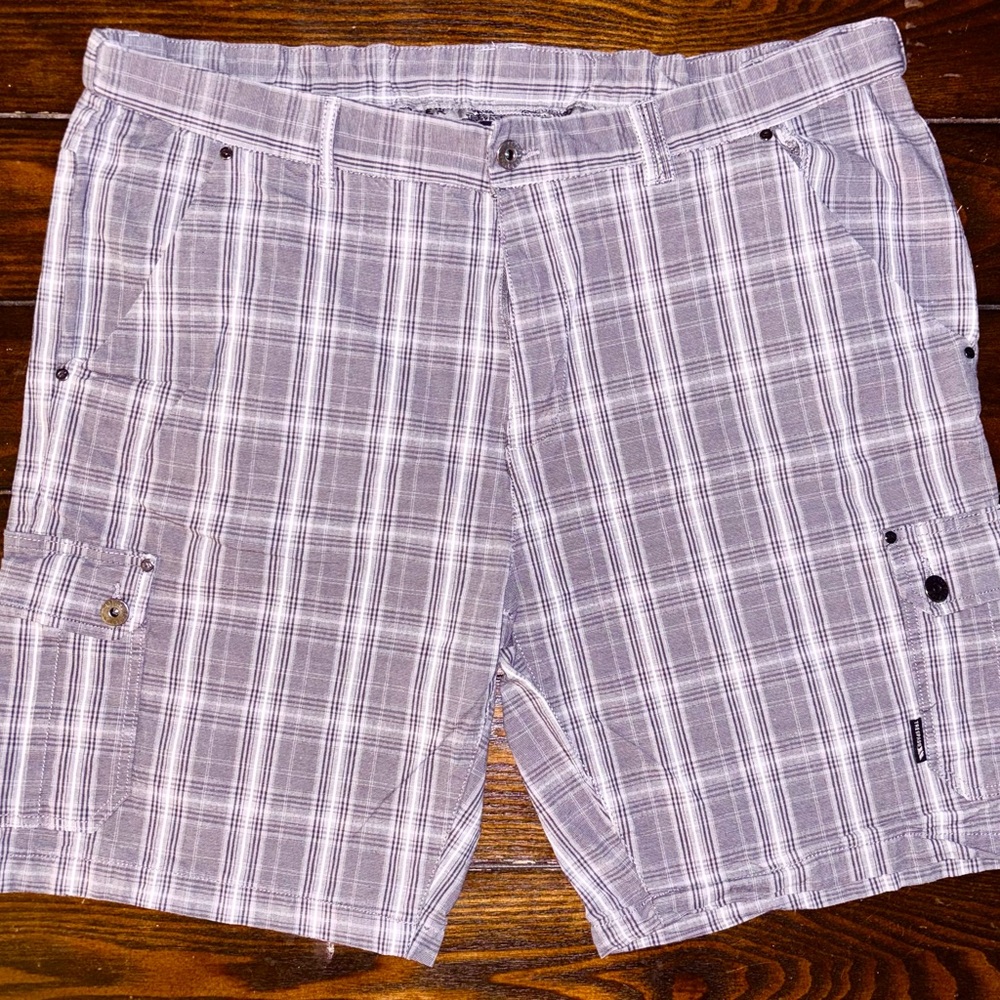 Trespass Light Gray Plaid Cargo Shorts